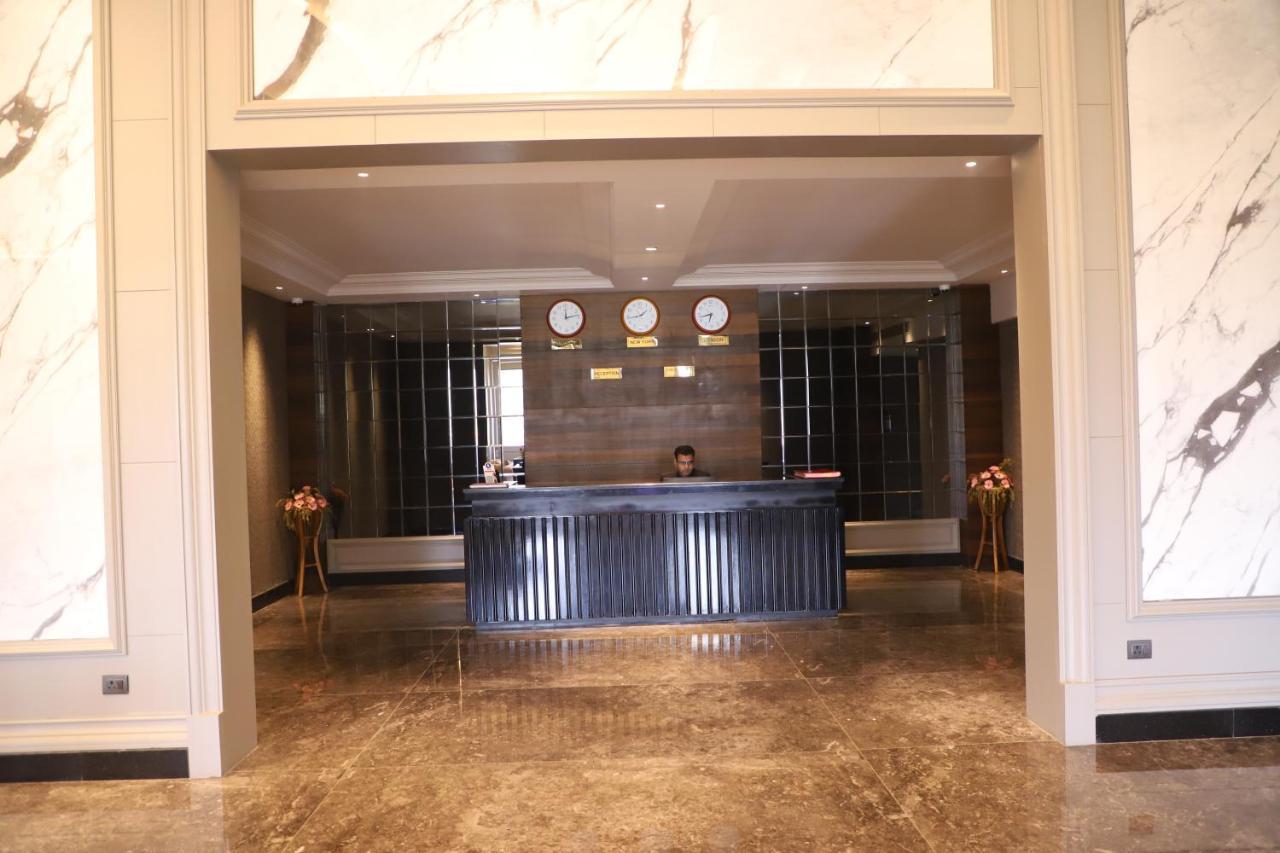 Hotel Abha Grand อาลีการห์ ภายนอก รูปภาพ