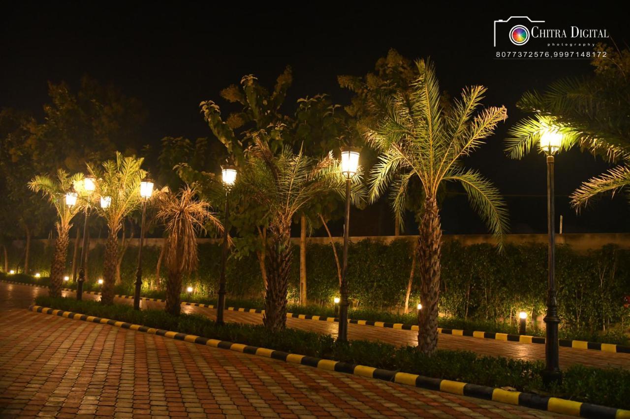 Hotel Abha Grand อาลีการห์ ภายนอก รูปภาพ