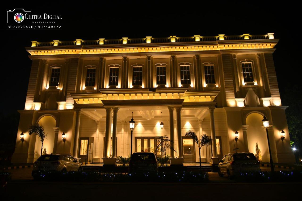 Hotel Abha Grand อาลีการห์ ภายนอก รูปภาพ